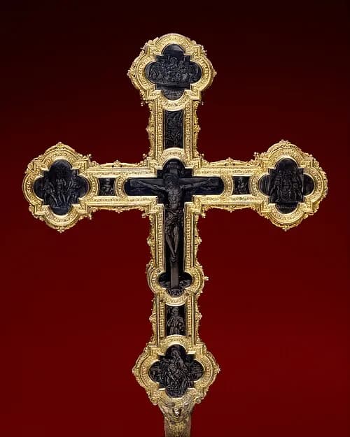 Processional cross by Anonymous depicting Matthew 26