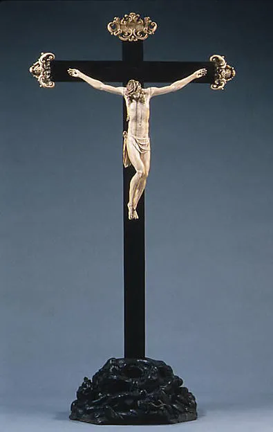 Crucifix by Anonymous depicting Matthew 27